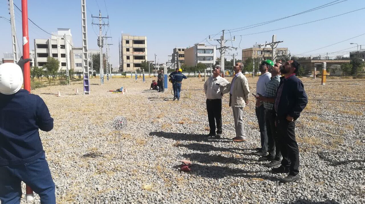 تست و بررسی عملکرد آخرین نمونه تکمیلی دستگاه جدید ارت موقت هوایی تست و بررسی عملکرد آخرین نمونه تکمیلی دستگاه جدید ارت موقت هوایی