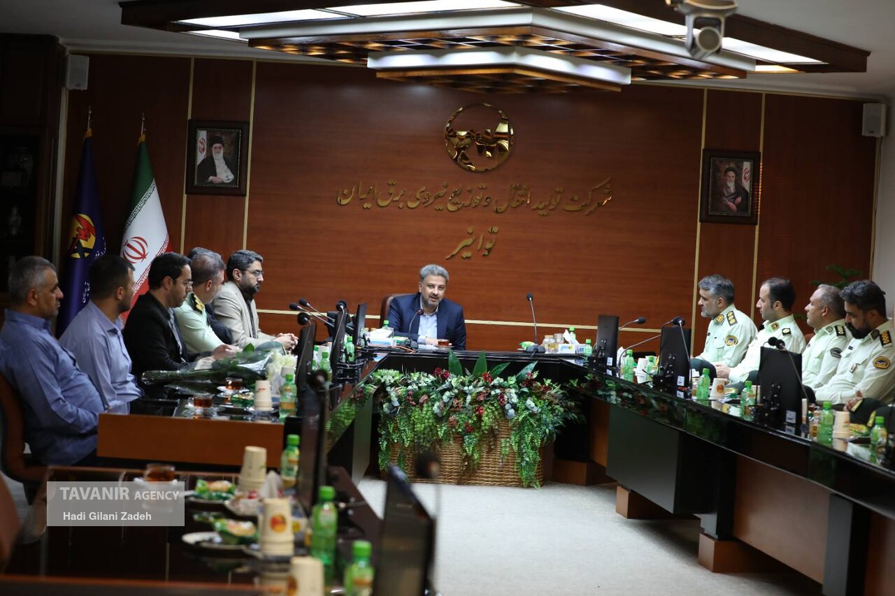 تقدیر از فرمانده و یگان حفاظت انتظامی شرکت توانیر تقدیر از فرمانده و یگان حفاظت انتظامی شرکت توانیر