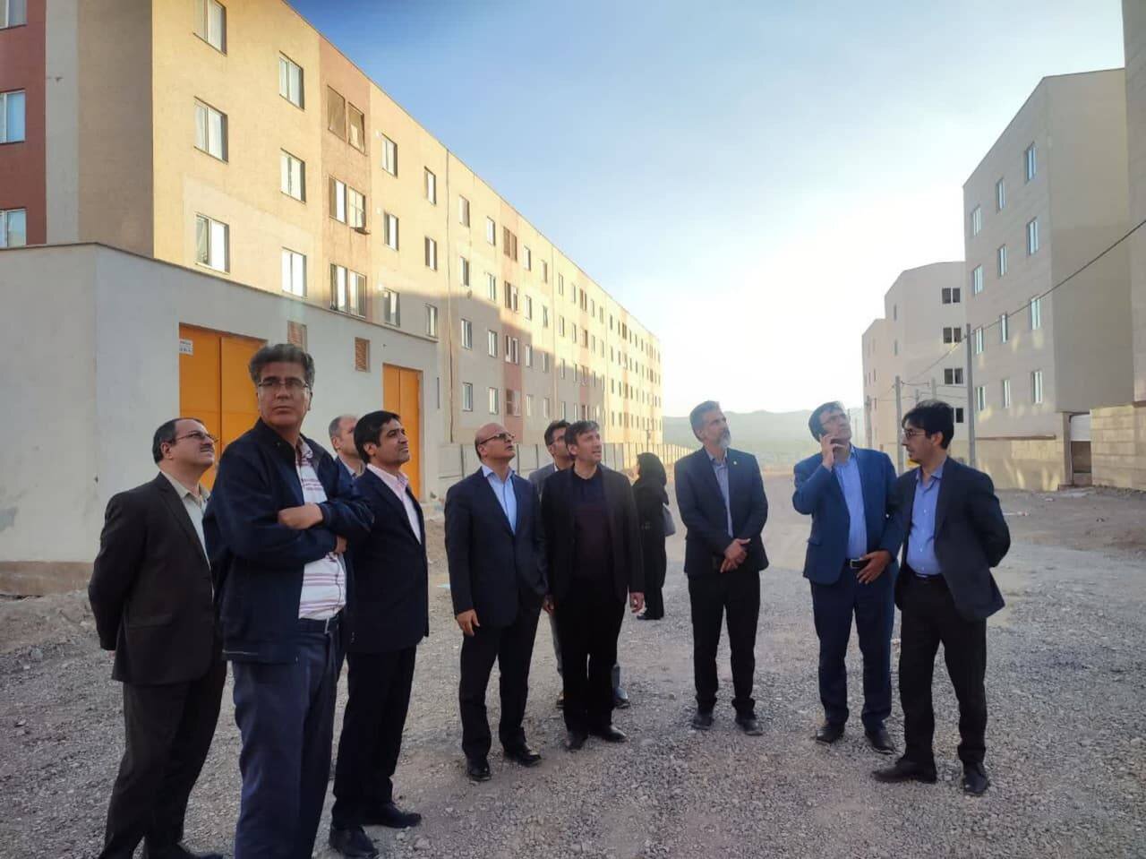 بازديد معاون هماهنگي توزيع توانير از برق‌رساني به طرحهاي مسكن مهر استان زنجان