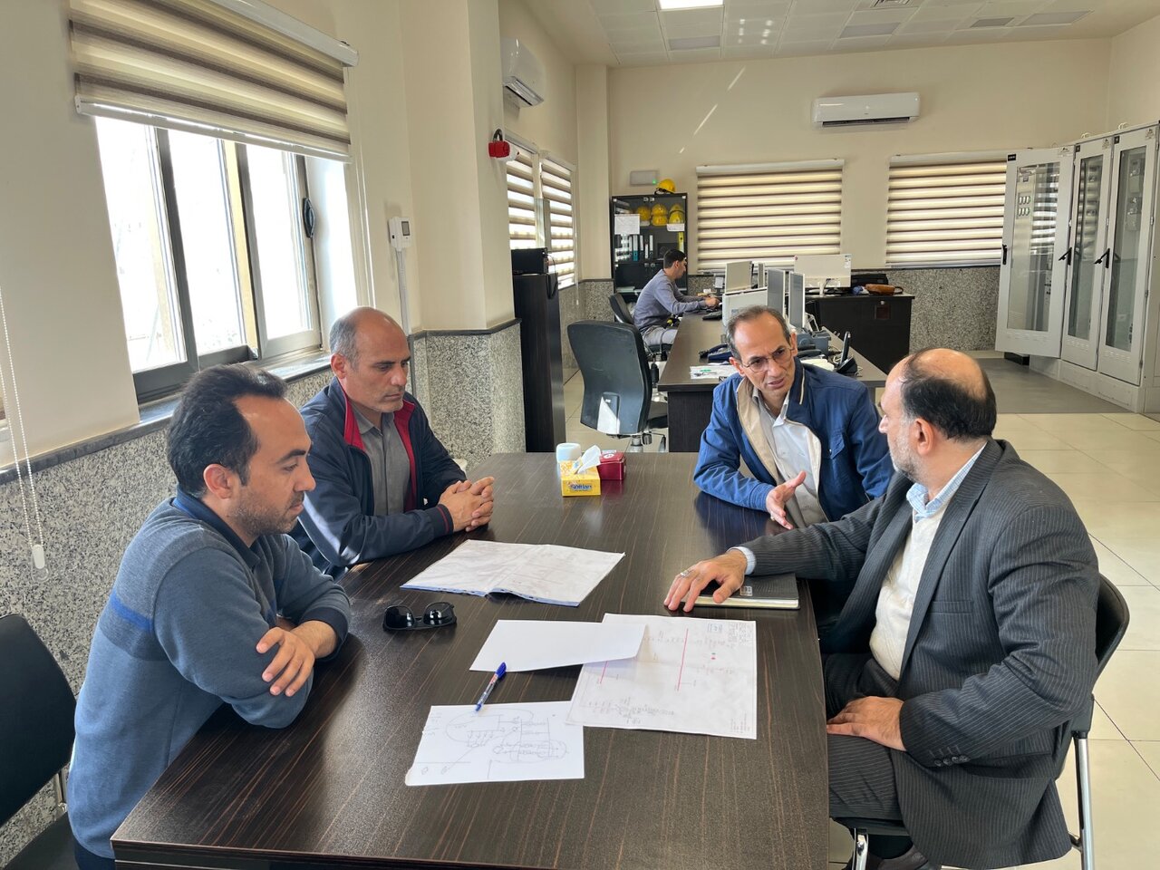 نماینده شرکت توانیر از پروژه های شرکت برق منطقه ای زنجان بازدید کرد