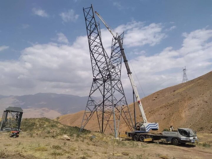 جمع‌آوری و انتقال ۹ دکل راکد ۴۰۰ کیلوولت در روستای اورازان طالقان