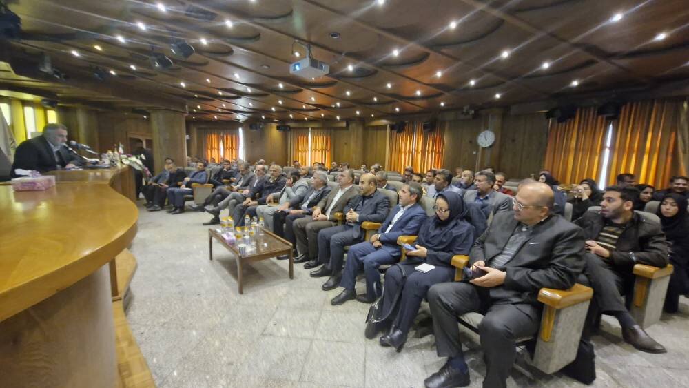 شرکتهای توزیع نیروی برق ۱۵۰۰ مگاوات نیروگاه خورشیدی احداث میکنند شرکتهای توزیع نیروی برق ۱۵۰۰ مگاوات نیروگاه خورشیدی احداث میکنند