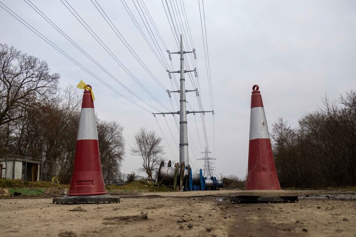 گزارش تصویری از روند اجرای طرح عظیم احداث خط ۴ و ۶ مداره ۲۳۰ و ۶۳ کیلوولت رویان- محمودآباد در استان مازندران