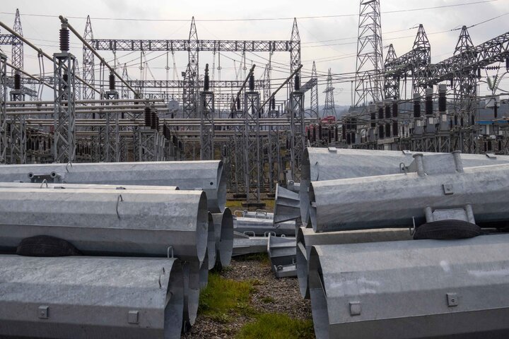 گزارش تصویری از روند اجرای طرح عظیم احداث خط ۴ و ۶ مداره ۲۳۰ و ۶۳ کیلوولت رویان- محمودآباد در استان مازندران