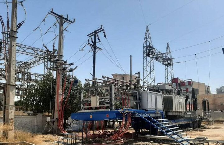 نصب ترانسفورماتور سیار ۲۷ مگاولت آمپری در پست ۱۳۲ کیلوولت فرعی دزفول