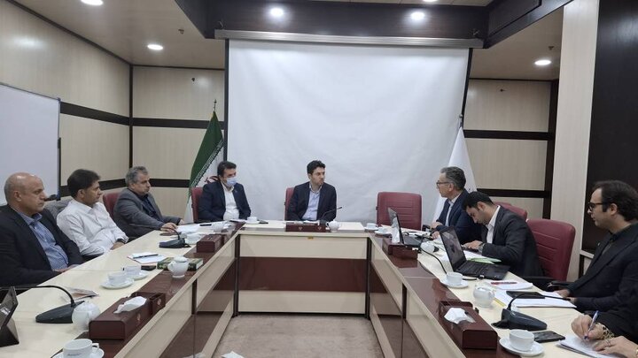 تاکید بر تسریع در تحقق ۲۷۲ مگاوات انرژی خورشیدی در مشهد تا سال ۱۴۰۶
