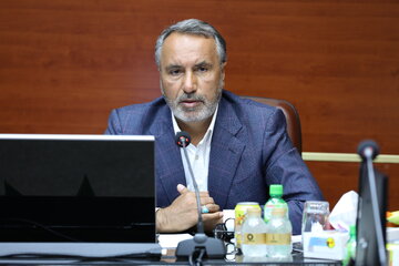 دولت بانکها را به سرمایه‌گذاری در صنعت برق مکلف کند