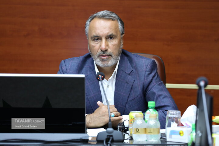 دولت بانکها را به سرمایه‌گذاری در صنعت برق مکلف کند
