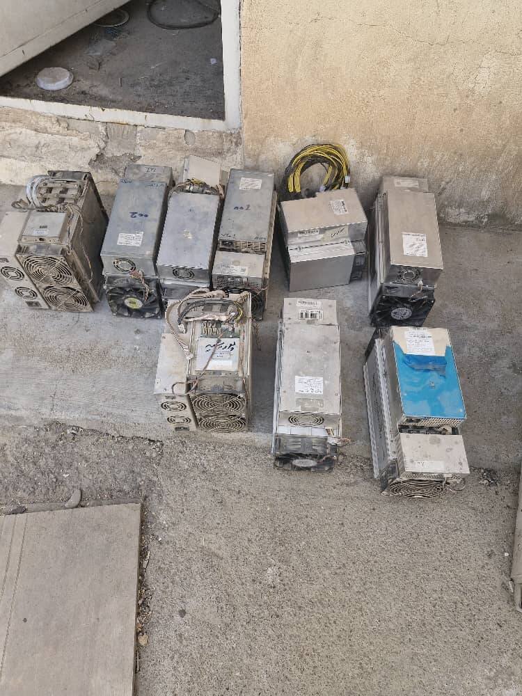 کشف ۲۴ مرکز استخراج غیرقانونی رمزارز و ۱۵۹ دستگاه ماینر غیرمجاز در استان خوزستان کشف ۲۴ مرکز استخراج غیرقانونی رمزارز و ۱۵۹ دستگاه ماینر غیرمجاز در استان خوزستان