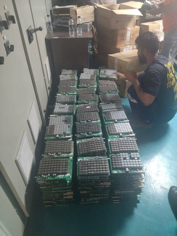 کشف بزرگترین مرکز تعمیر ماینرهای غیرمجاز در شهرک صنعتی پرند کشف بزرگترین مرکز تعمیر ماینرهای غیرمجاز در شهرک صنعتی پرند