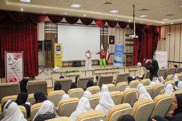 برگزاری جشن پایان تحصیلی دانش‌آموزان زنجانی با محوریت مصرف بهینه انرژی