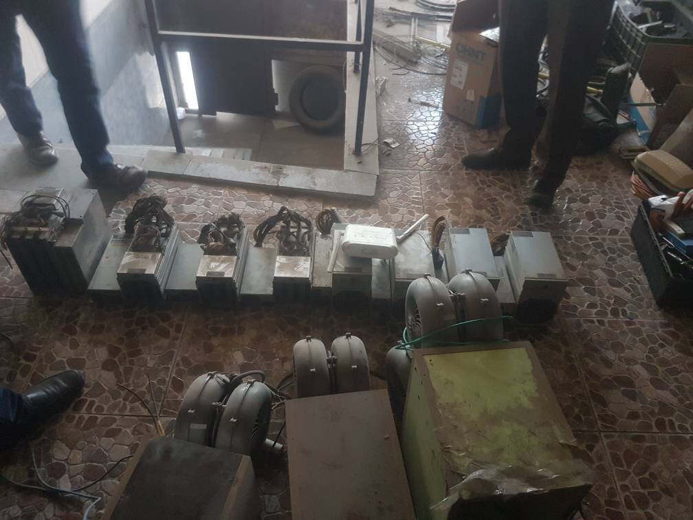 نجات برق ۸۲۵ خانه با کشف و جمع‌آوری ۳۳ دستگاه غیرمجاز استخراج رمزارز