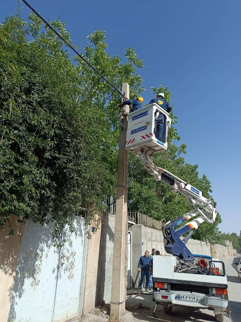 جمعآوری ۵۰۰ انشعاب غیرقانونی برق باغویلا در شهریار جمعآوری ۵۰۰ انشعاب غیرقانونی برق باغویلا در شهریار