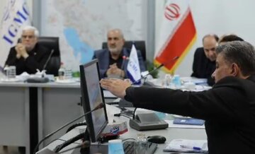 بازسازی شبکه‌های برق آسیب دیده از حملات متجاوزان صهیونیست در ۲ روز