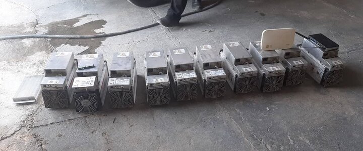 کشف ۱۰ دستگاه ماینر غیرمجاز در سمنان
