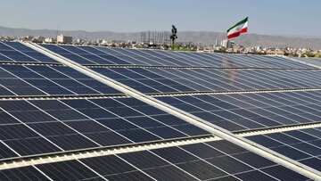 بزرگترین نیروگاه خورشیدی سقفی در مشهد به بهره‌برداری رسید