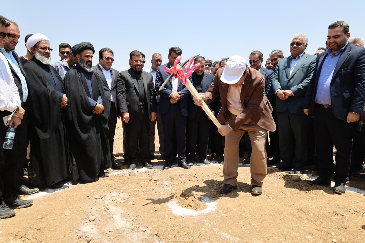 آغاز عملیات اجرایی نیروگاه خورشیدی ۳ مگاواتی در شهرستان کوار فارس