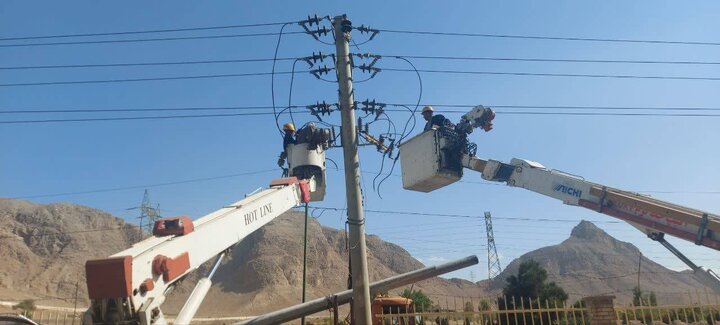 واکنش سریع گروههای عملیاتی توزیع برق اصفهان به یک حادثه و احیای مجدد شبکه برق در گرمای شدید