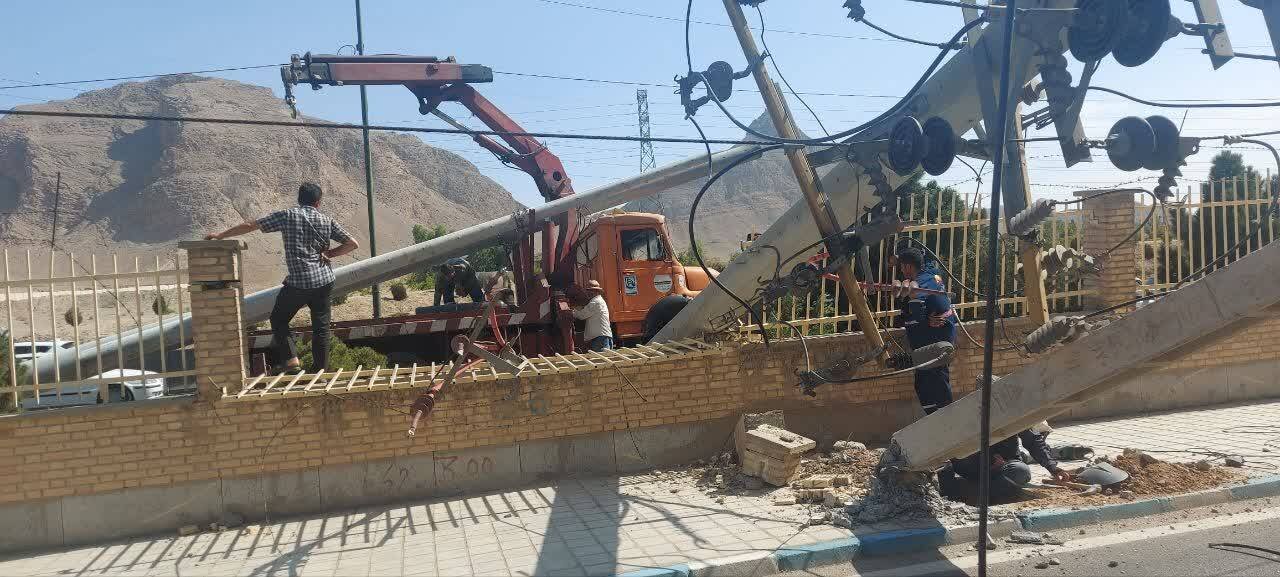 واکنش سریع گروههای عملیاتی توزیع برق اصفهان به یک حادثه و احیای مجدد شبکه برق در گرمای شدید