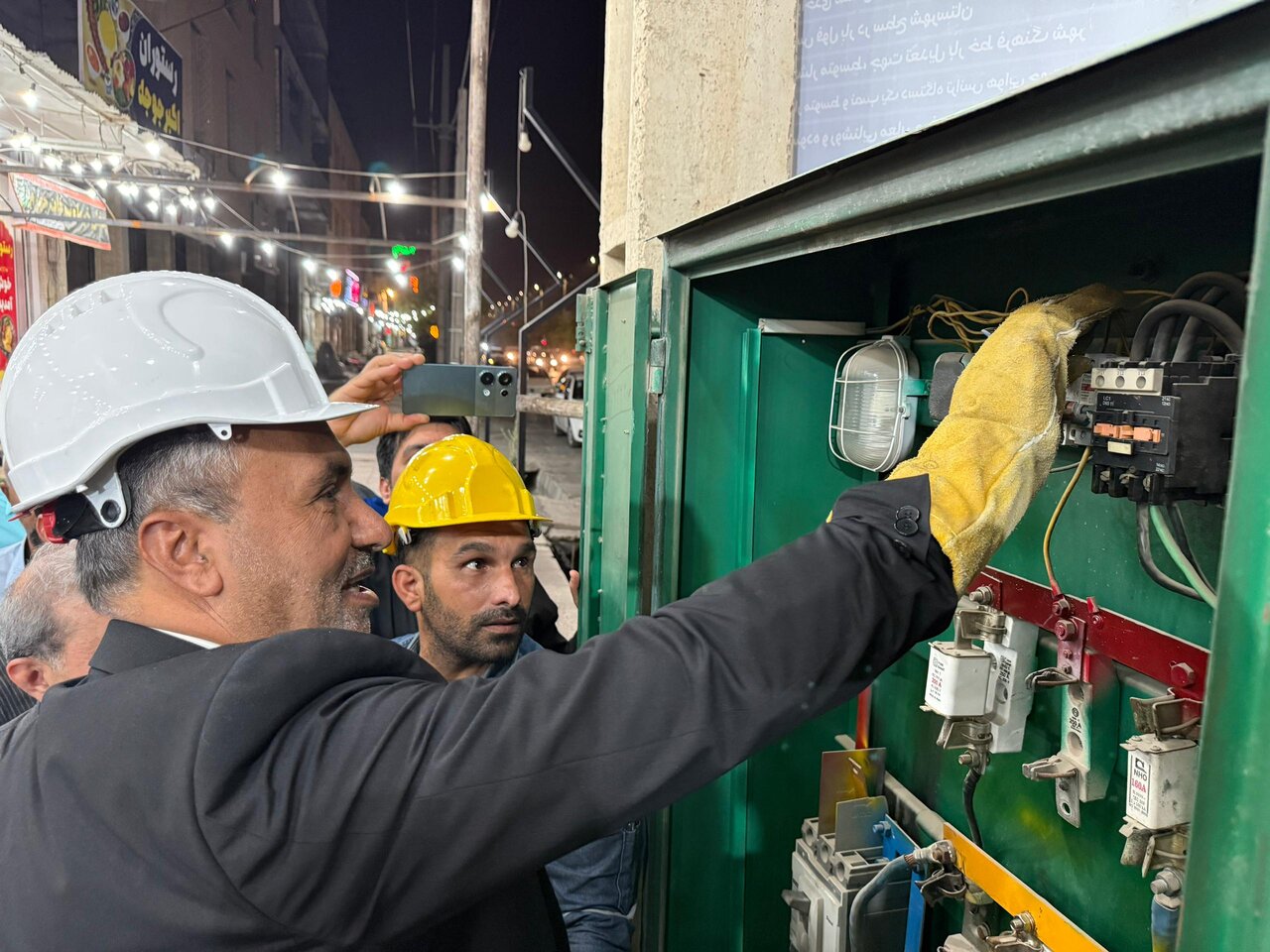 افتتاح ۱۱ طرح برقرسانی در جهرم استان فارس افتتاح ۱۱ طرح برقرسانی در جهرم استان فارس