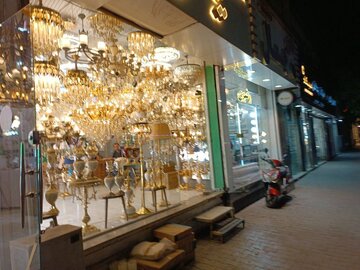 تعطیلی اصناف و مجتمع‌های تجاری مشهد در ساعات اوج مصرف برق