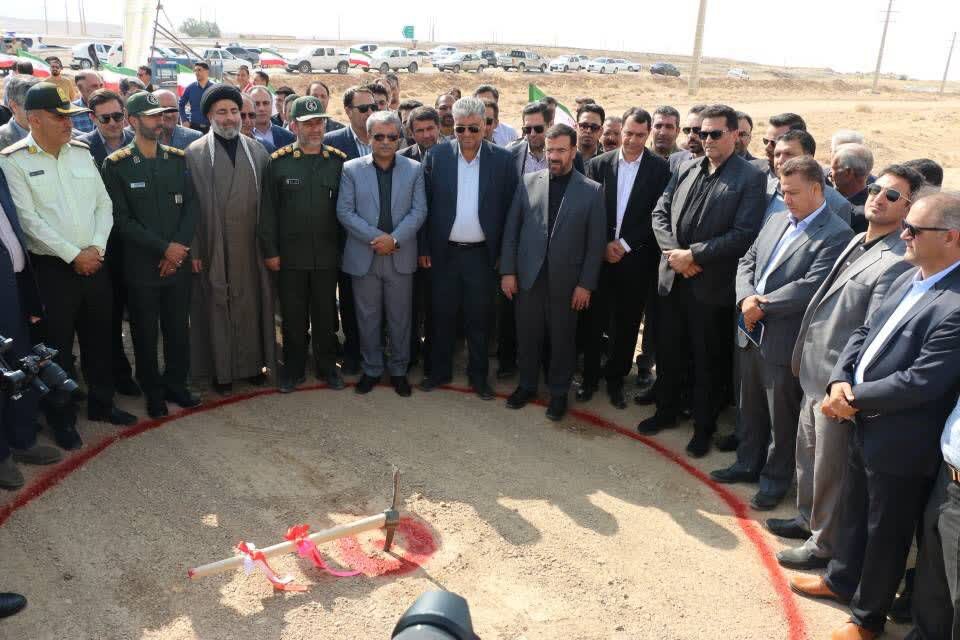 آغاز عملیات اجرایی ساخت نیروگاه خورشیدی ۱۵ مگاواتی در خرمبید فارس آغاز عملیات اجرایی ساخت نیروگاه خورشیدی ۱۵ مگاواتی در خرمبید فارس