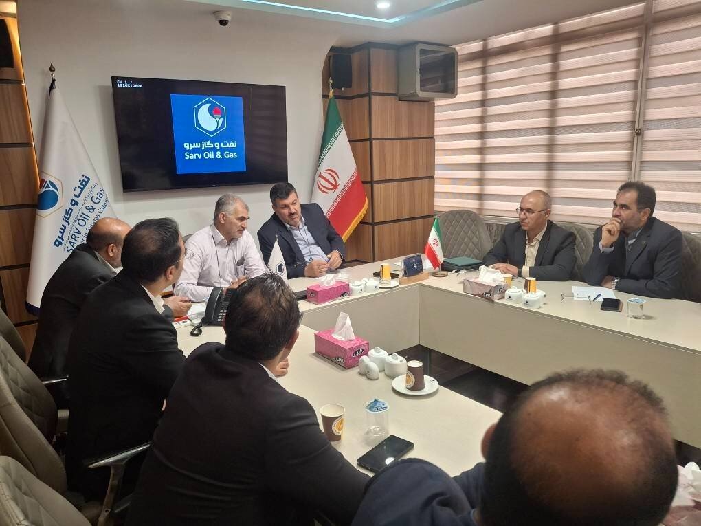 نشست مشترک مدیرعامل شرکت توزیع برق استان تهران با صنعتگران شهرک صنعتی عباسآباد و شنزار نشست مشترک مدیرعامل شرکت توزیع برق استان تهران با صنعتگران شهرک صنعتی عباسآباد و شنزار