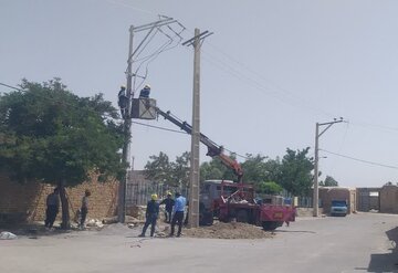 بهسازی شبکه برق ۱۲ روستا در گلپایگان