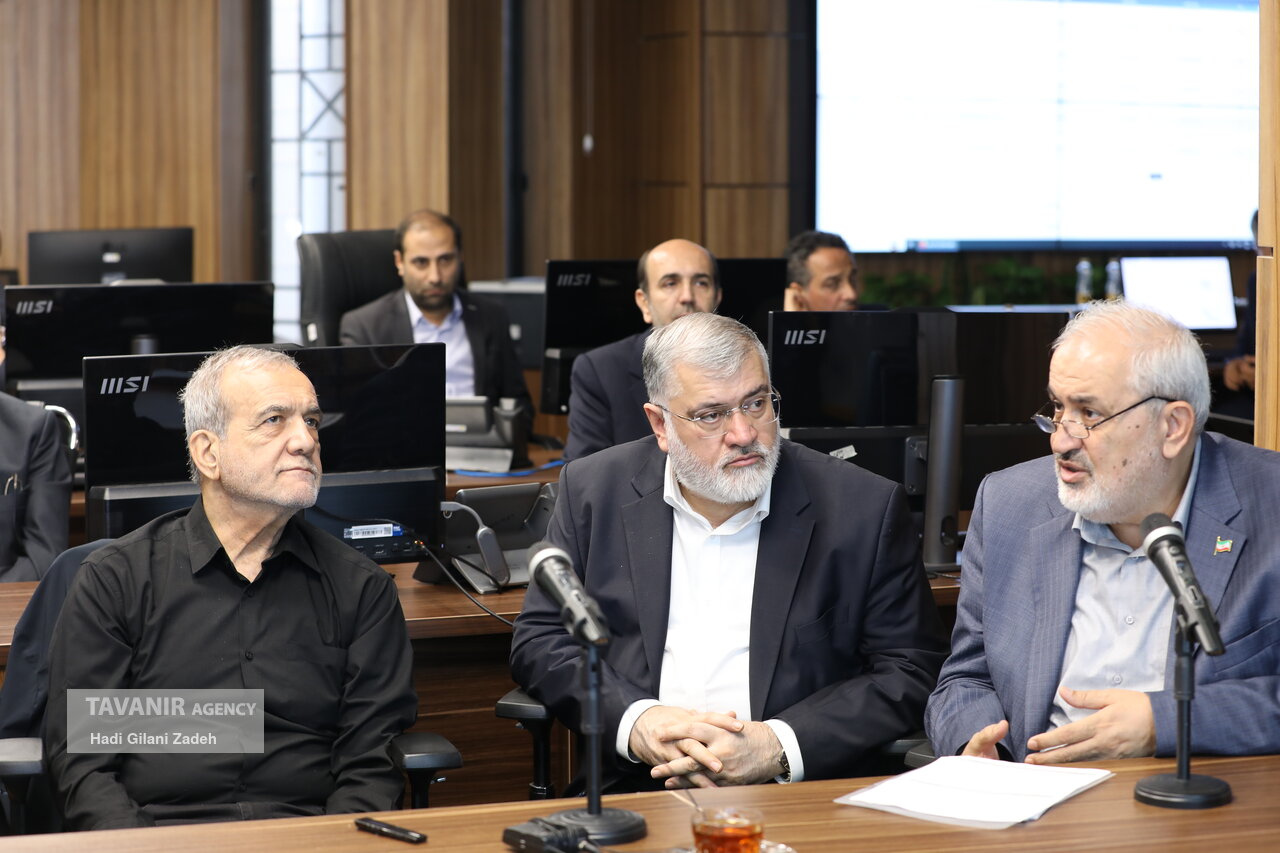 بازدید سرزده رییس جمهور از مرکز ملی پایش و کنترل مصرف برق شهیده ندا رفیعی پارسا