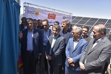 افتتاح نیروگاه خورشیدی ۳ مگاواتی خمین در هفته دولت