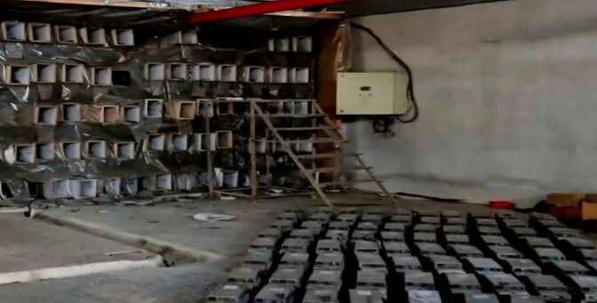 کشف و جمعآوری ۱۲۴ دستگاه ماینر غیرمجاز در شمال استان کرمان کشف و جمعآوری ۱۲۴ دستگاه ماینر غیرمجاز در شمال استان کرمان