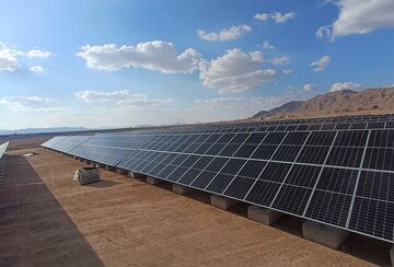آغاز عملیات اجرایی احداث دو نیروگاه خورشیدی ۱۳.۸ مگاواتی در بادرود نطنز