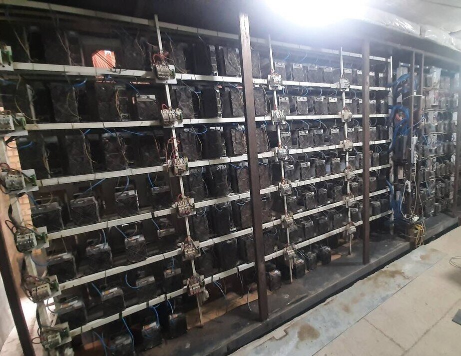 فشار ۲۴۰۰ مگاواتی ماینرهای کشف شده بر شبکه برق فشار ۲۴۰۰ مگاواتی ماینرهای کشف شده بر شبکه برق