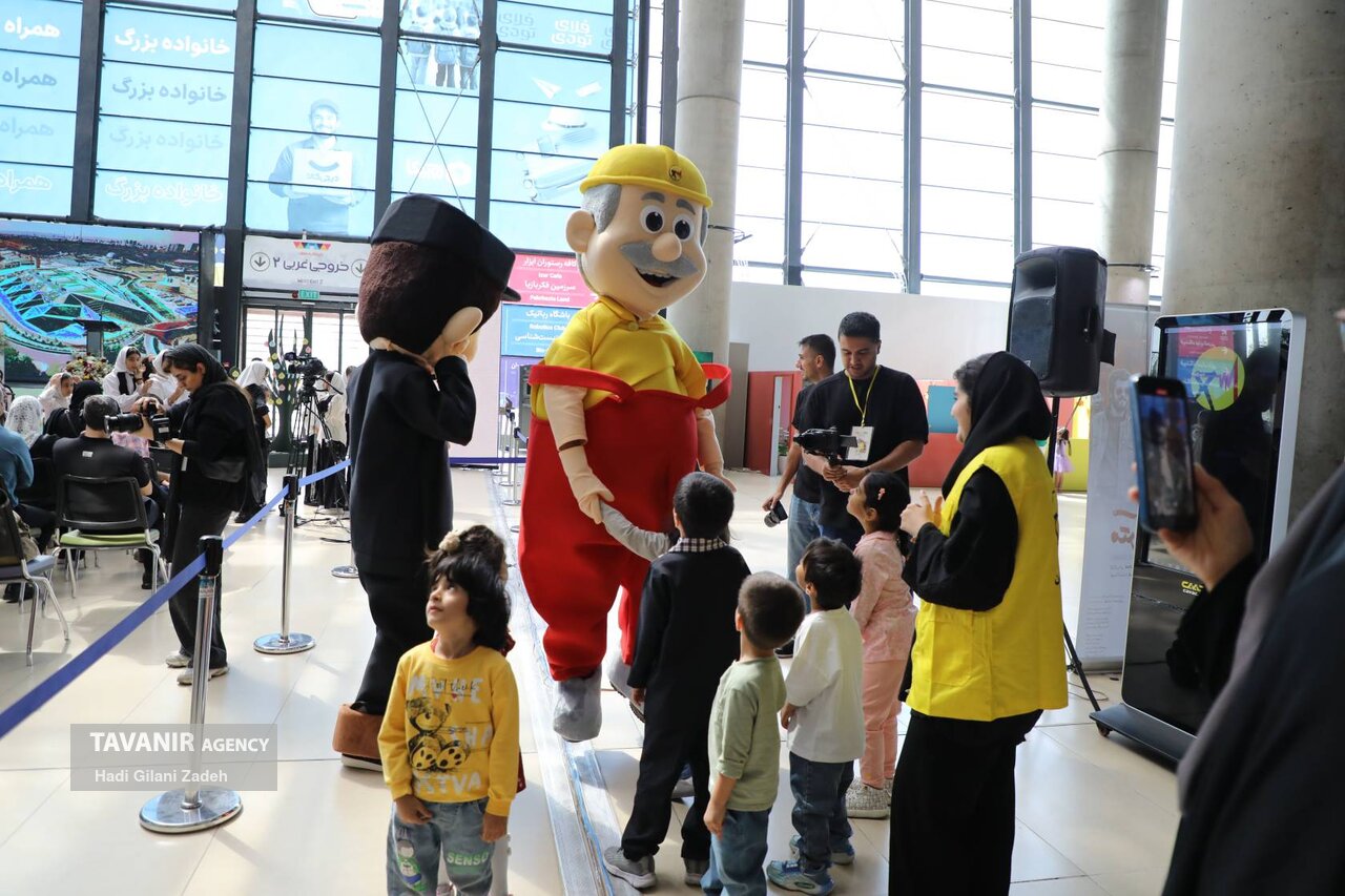 باغ کتاب تهران، میزبان آیندهای روشن / کودکان، پیامآوران روشنایی