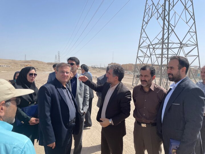 بازدید نماینده وزیر نیرو از طرح‌های نهضت ملی مسکن در استان البرز