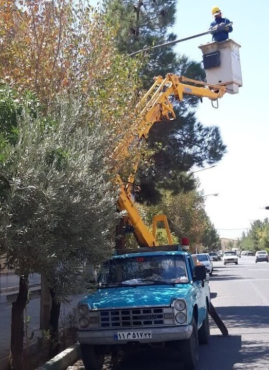 بهینه‌سازی روشنایی معابر نایین با نصب  ۳۰۰۰ لامپ کم‌مصرف