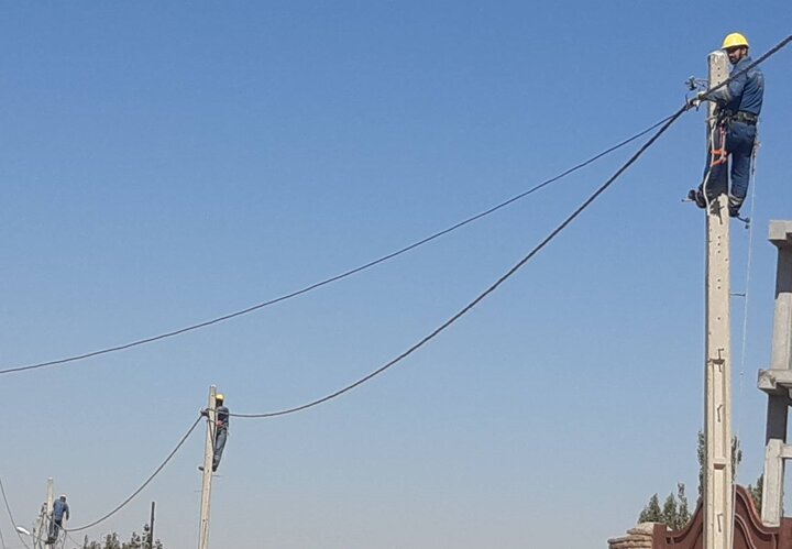 ️ بازسازی شبکه برق روستای ابرغان شهرستان سراب با کابل خودنگهدار
