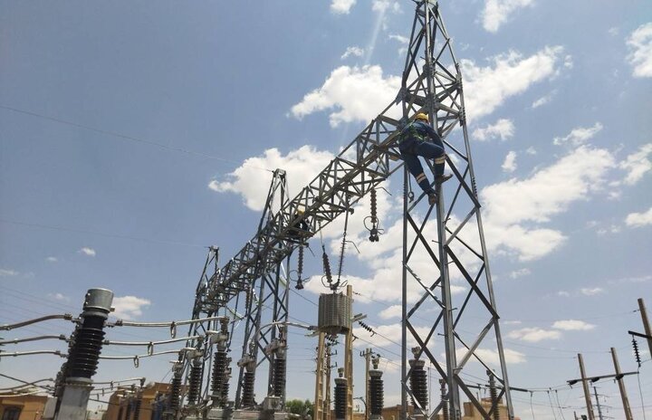 تدوین برنامه کلان توسعه شبکه در برق منطقه‌ای فارس