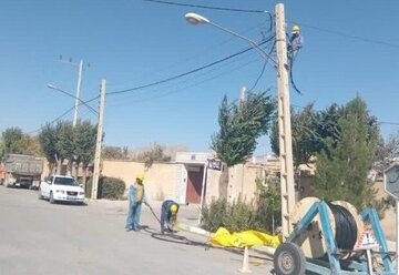 ۲/۵ کیلومتر از شبکه برق دهاقان در اصفهان به کابل خودنگهدار مجهز شد