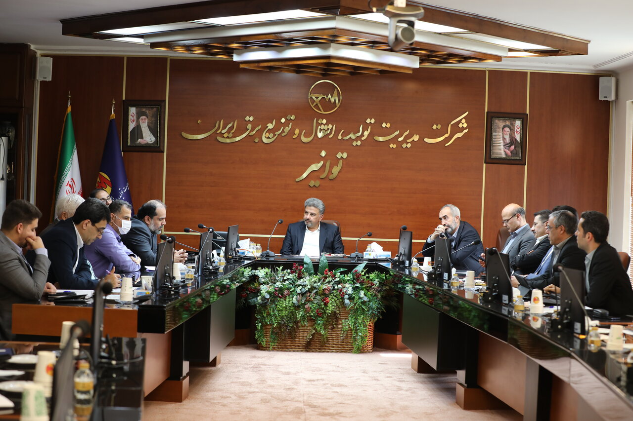 نشست مشترک مدیران عامل و معاونان شرکت توانیر و شرکت ایران‌ترانسفو