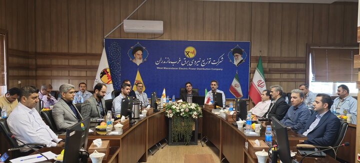 نشست پیشگیری و مقابله با خوردگی تجهیزات شبکه برق در توزیع غرب مازندران