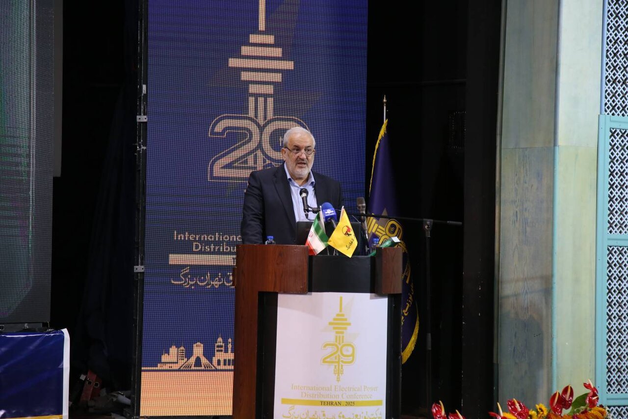 تاکید وزیر نیرو بر توانمندی فنی و مهندسی کشور در حوزه برق تاکید وزیر نیرو بر توانمندی فنی و مهندسی کشور در حوزه برق