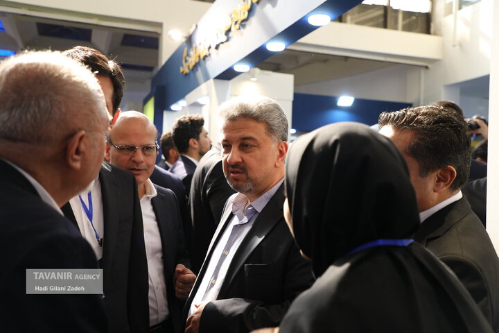 بازدید مسوولان از نمایشگاه بیست‌ونهمین کنفرانس بین‌المللی شبکه‌های توزیع نیروی برق