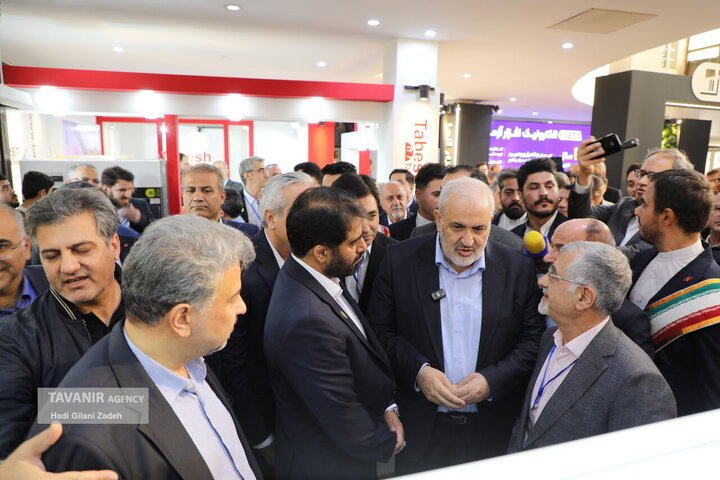 بازدید مسوولان از نمایشگاه بیست‌ونهمین کنفرانس بین‌المللی شبکه‌های توزیع نیروی برق