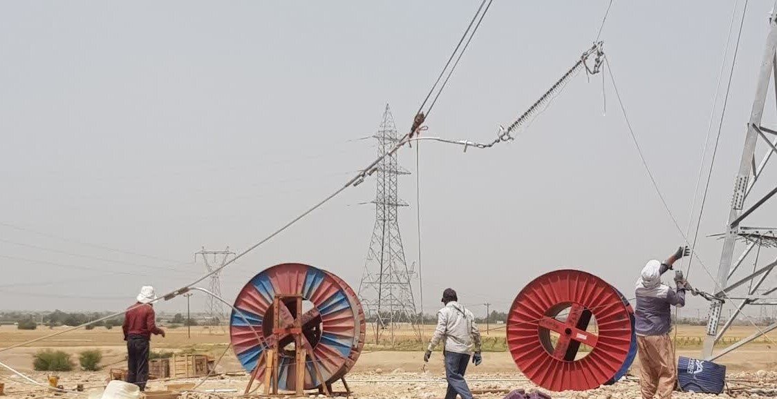 اجرای خطوط خروجی فوق توزیع پست جندی‌شاپور دزفول