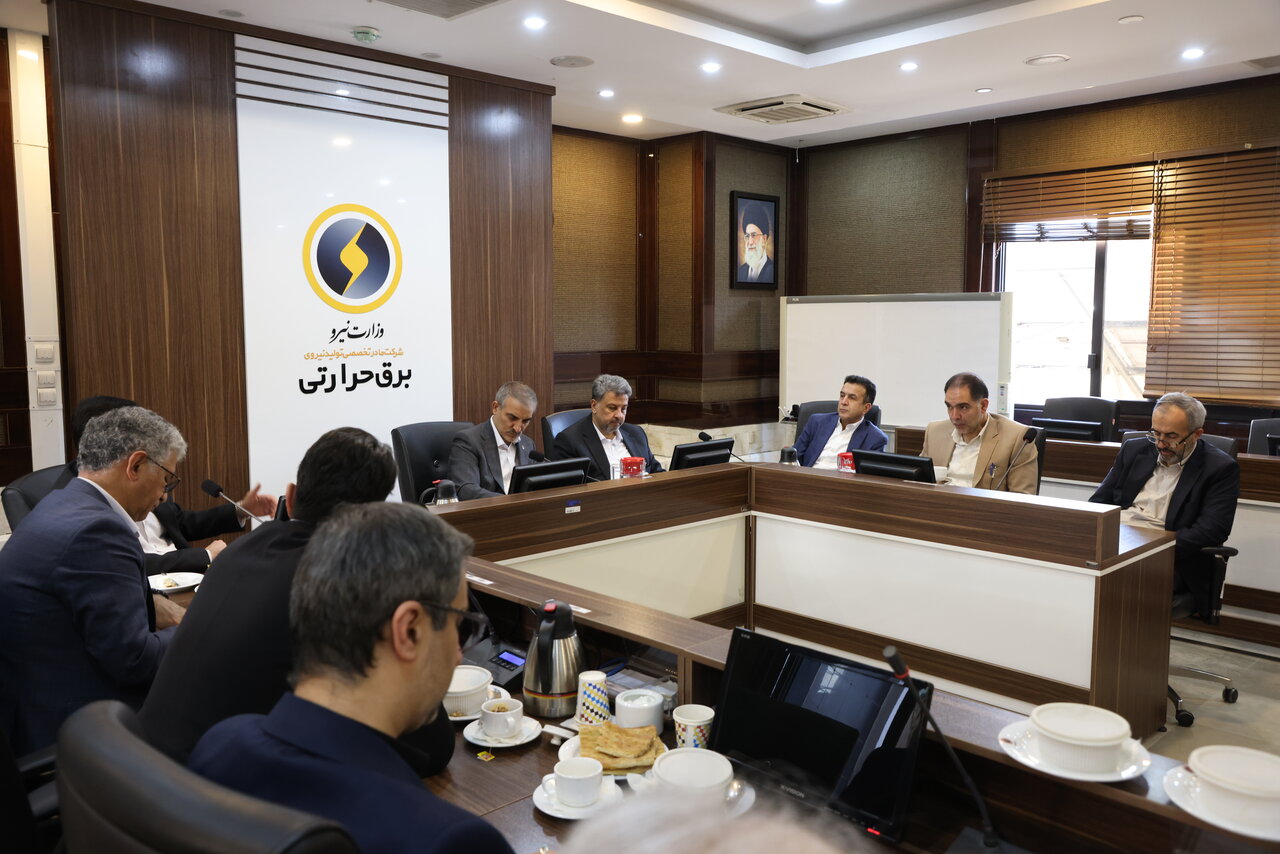 تأکید مدیرعامل توانیر بر هم‌افزایی دو بخش تولید و توزیع برای پایداری شبکه برق کشور