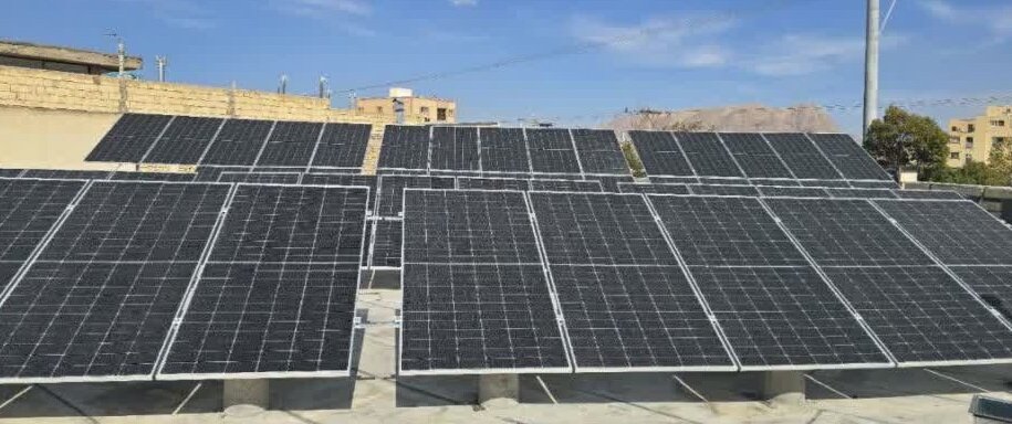 بهره‌برداری از نیروگاه خورشیدی هیبریدی 36 کیلوواتی در شهرستان شهررضا