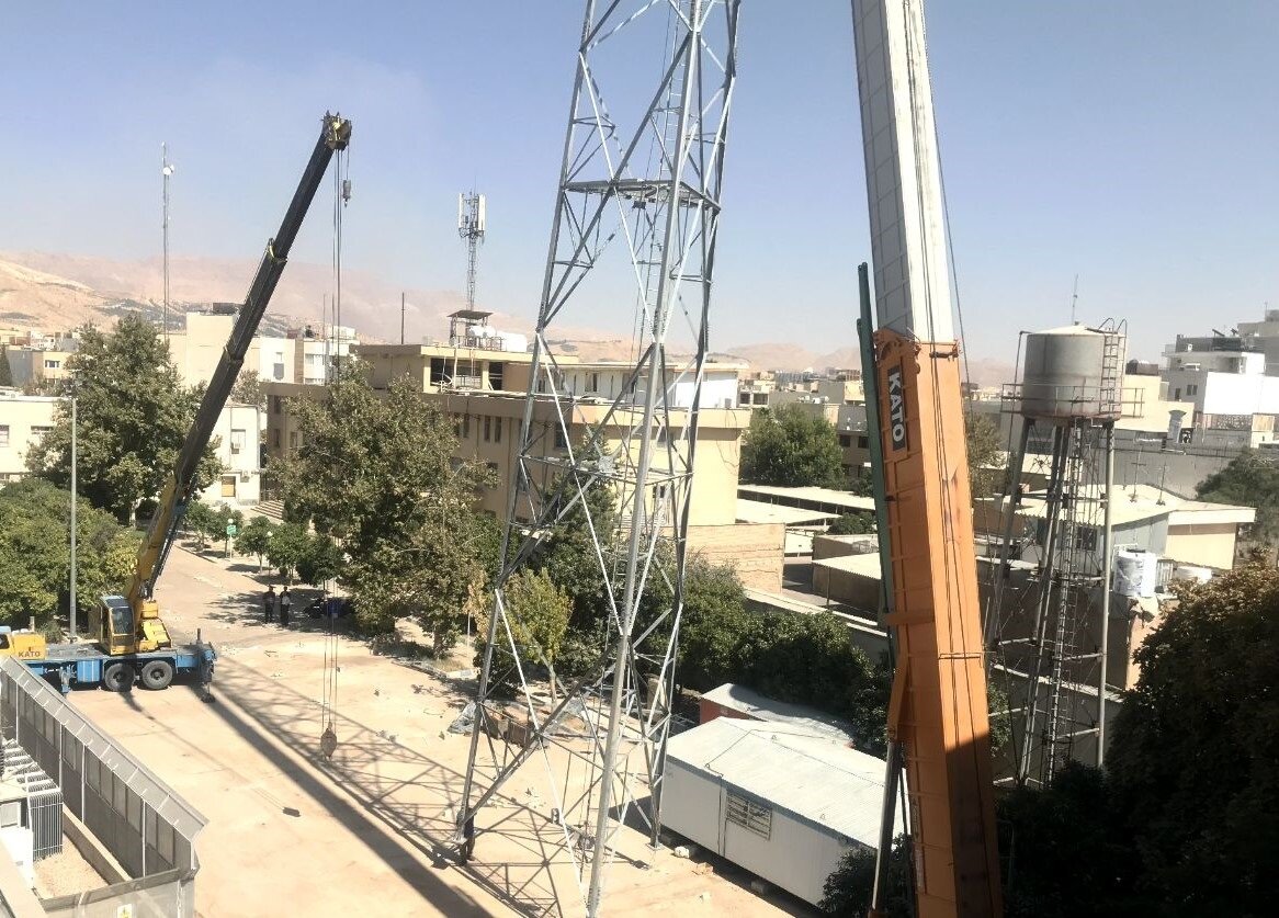 احداث دکل مخابراتی ۵۴ متری در برق منطقه‌ای فارس