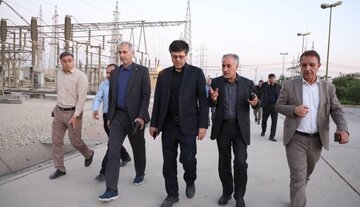 بازدید معاون انتقال و تجارت خارجی شرکت توانیر از طرح‌های انتقال برق خوزستان
