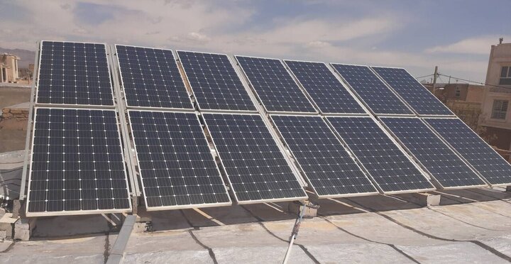 نصب و راه‌اندازی ۸۶۰ نیروگاه خورشیدی حمایتی مقیاس کوچک در استان فارس